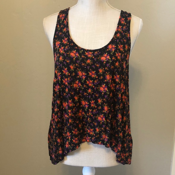 Scoop neck Tank